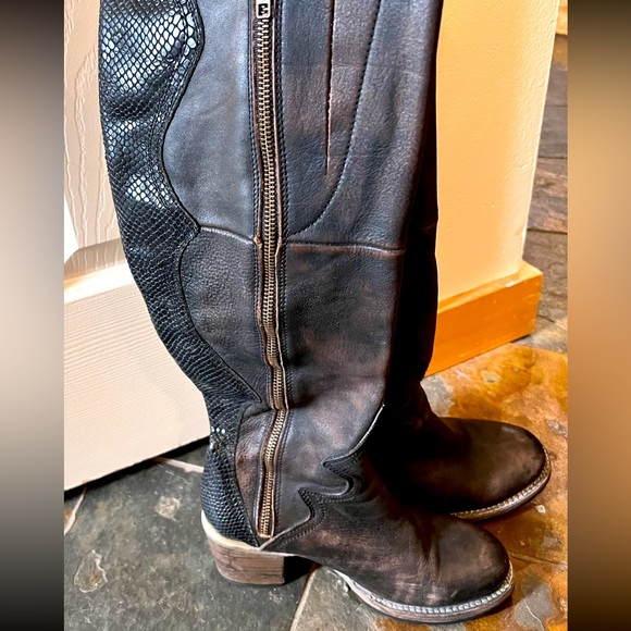 FreeBird brand leather boots - Picture 1 of 6